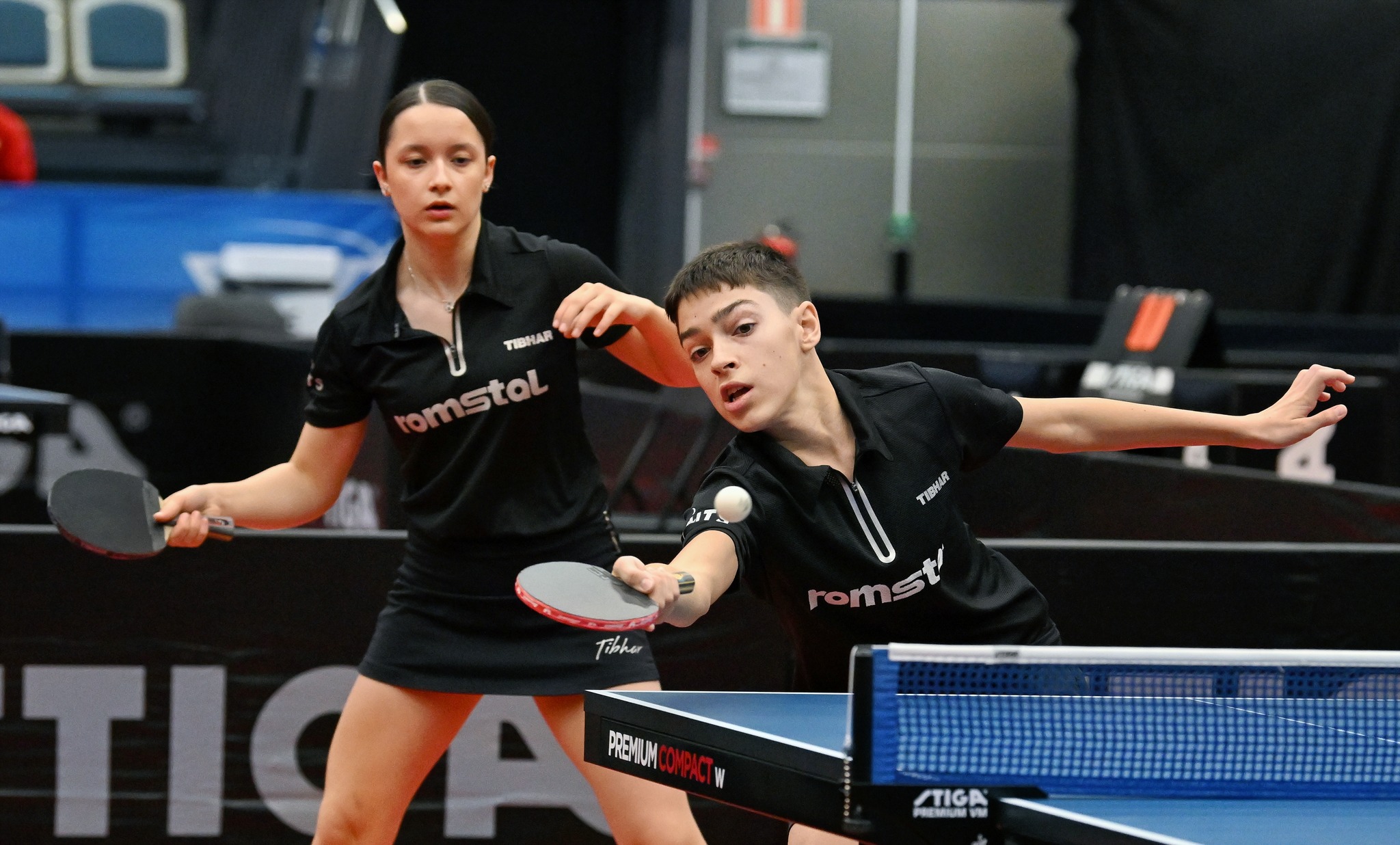 Kariss Șerban și Mihai Iordan au ajuns în sferturile de finală la Campionatul European U13 de tenis de masă, calificându-se printre cele mai bune opt perechi de dublu mixt.