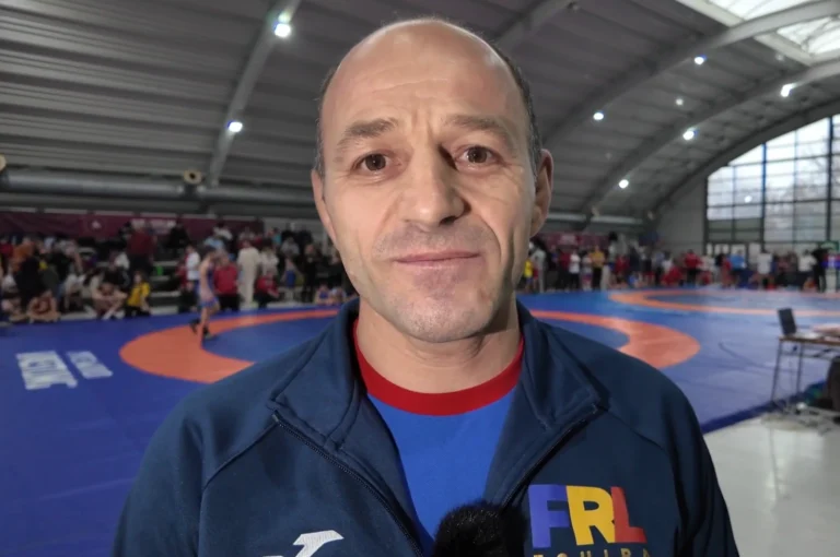 Într-o disciplină în care campionii se formează în ani de muncă, Petre Toarcă reprezintă un pilon de stabilitate pentru generația de sportive care vine din urmă. Cu profesionalism, calm și o înțelegere profundă a dinamicii luptei libere feminine, el reușește să creeze nu doar rezultate, ci și caractere.
